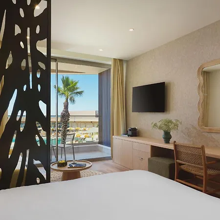 Nalu Latchi - Leonardo Limited Edition Hotel Polis